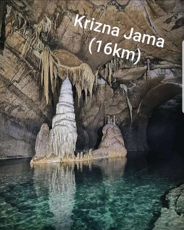 Planinski Dom Na Travni Gori * Sodrazica